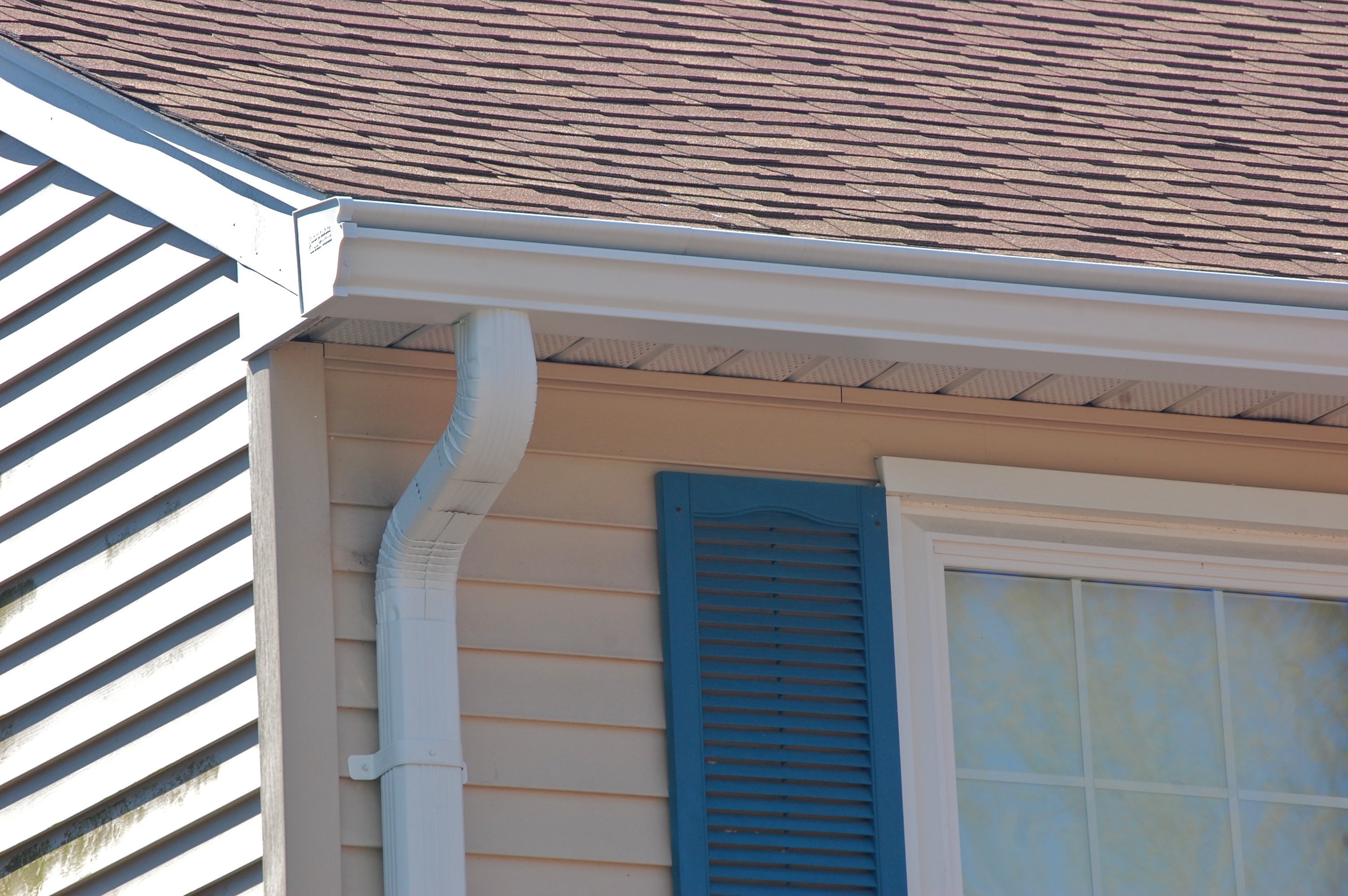 Hooded Gutter With End Cap