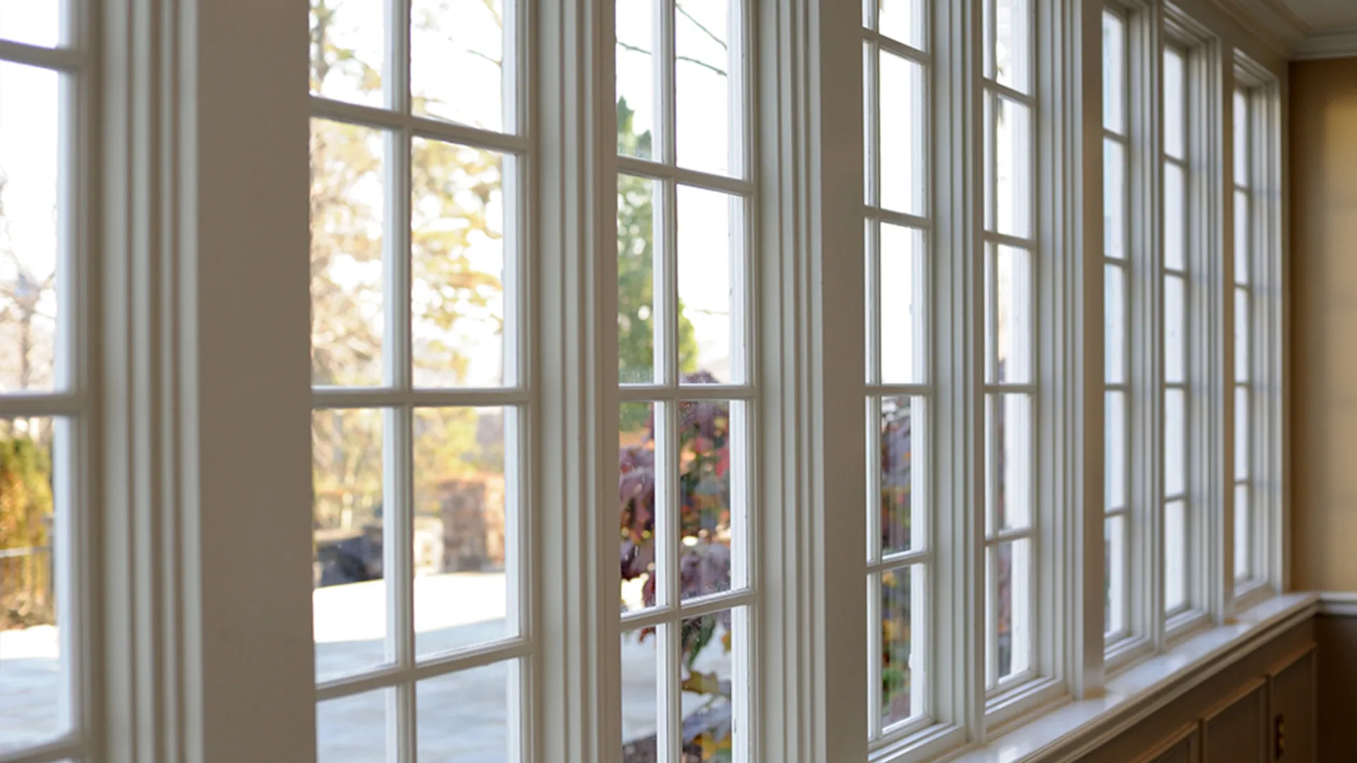 Vinyl vs Composite Window Cost (2026 Comparison)